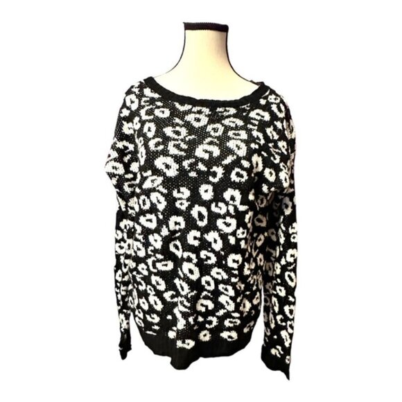 Women’s F21 Forever 21 Medium Black & White Cheetah Knit Sweater - Picture 2 of 9